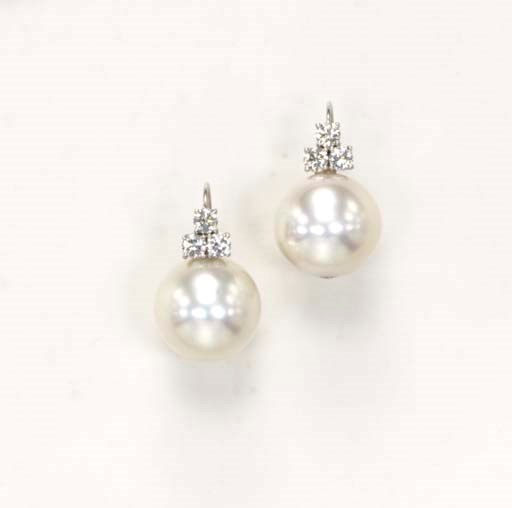 A PAIR OF CULTURED EAR PENDANTS
