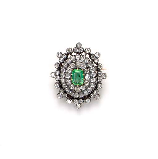 AN ANTIQUE EMERALD AND DIAMOND BROOCH