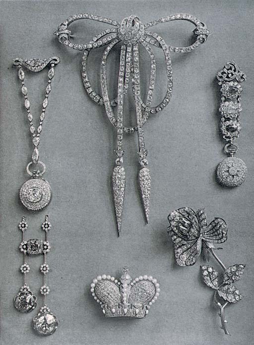 LOBANOFF DE ROSTOFF, Vera. Catalogue des Joyaux, Colliers de Perles, Joailleries, Perles & Brillants, Paris: M. Baudoin, 1920, 4to, 28 plates, original wrappers (lightly spotted, torn at spine). [Sinkankas 4009]
