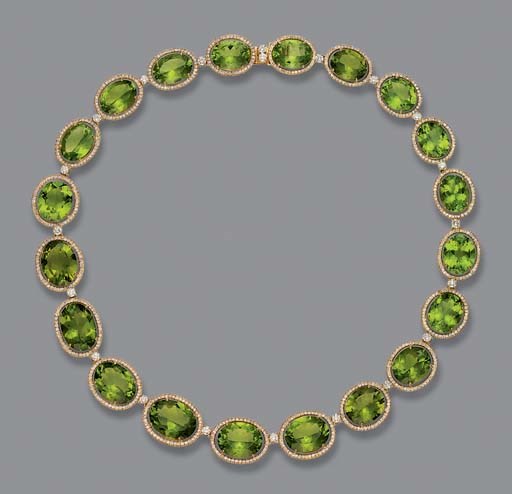 A PERIDOT AND DIAMOND NECKLACE