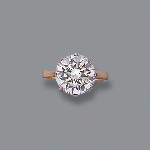 A DIAMOND SINGLE-STONE RING