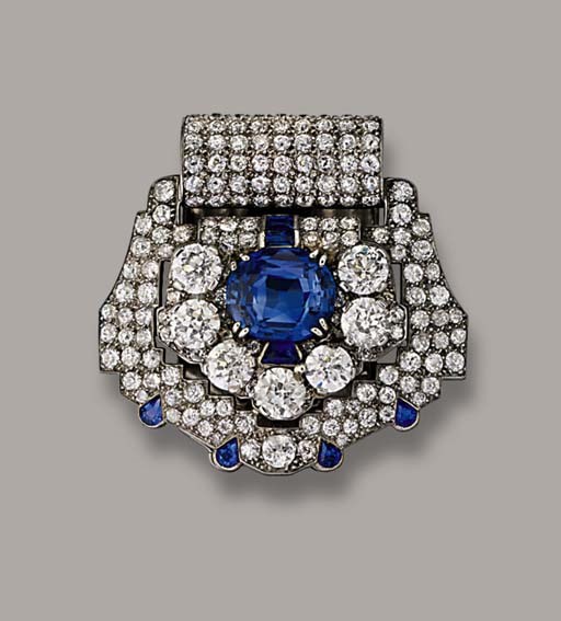 AN ART DECO SAPPHIRE AND DIAMOND CLIP BROOCH, BY CARTIER