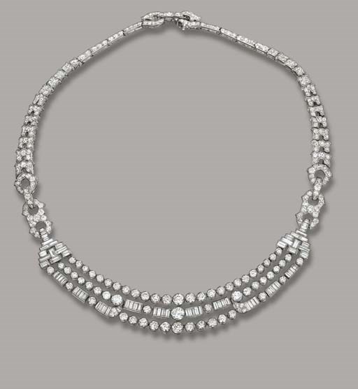 A FINE ART DECO DIAMOND NECKLACE, BY CARTIER