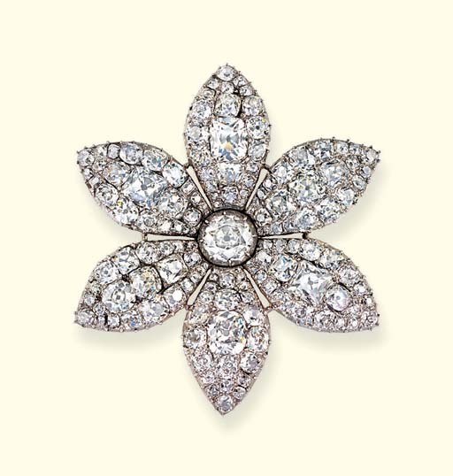 A FINE GEORGE III DIAMOND FLOWER BROOCH