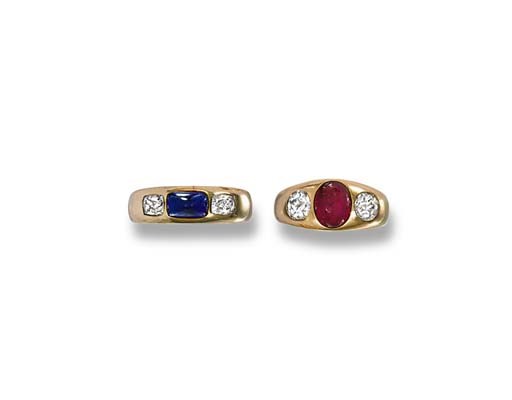 A GROUP OF ANTIQUE JEWELLERY