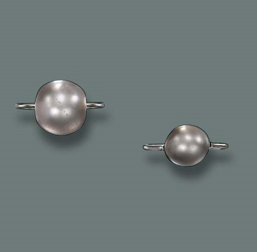 TWO GREY PEARL SINGLE-STONE RINGS