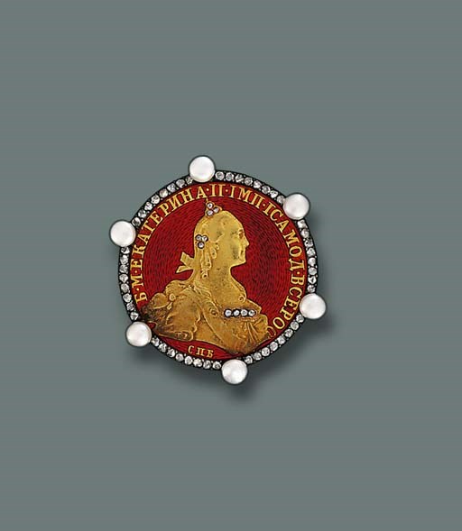 A DIAMOND, PEARL AND ENAMEL COIN BROOCH, BY FABERGE