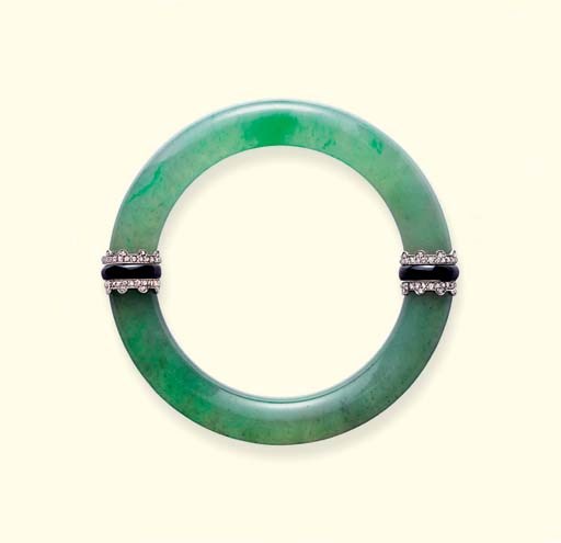 A BELLE EPOQUE JADEITE, DIAMOND AND ONYX BANGLE