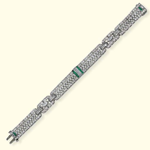 AN ART DECO DIAMOND AND EMERALD BRACELET
