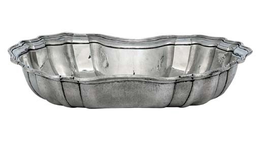 AN ITALIAN SILVER BASIN