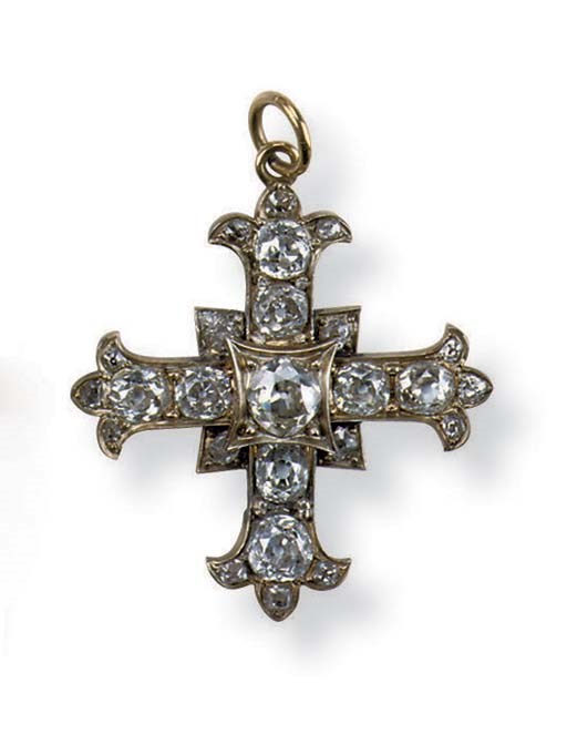 AN ANTIQUE DIAMOND CROSS PENDANT