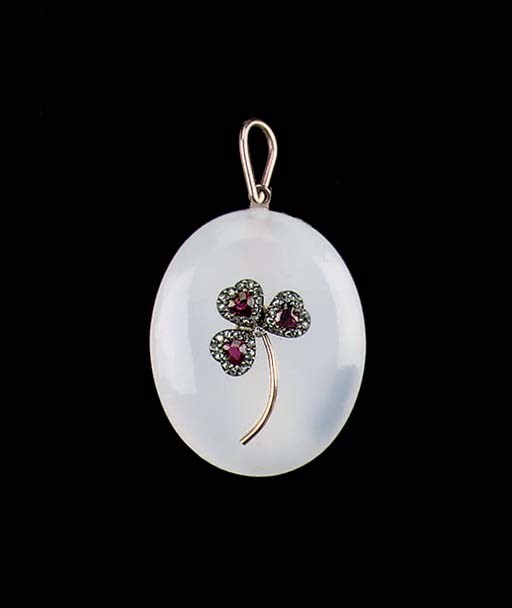 AN AGATE, RUBY AND DIAMOND PENDANT