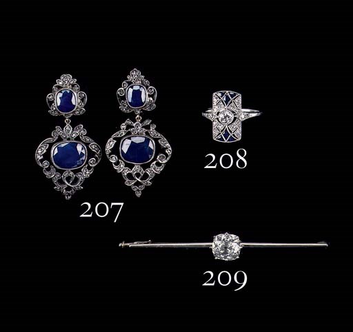 AN OLD-CUT DIAMOND BROOCH