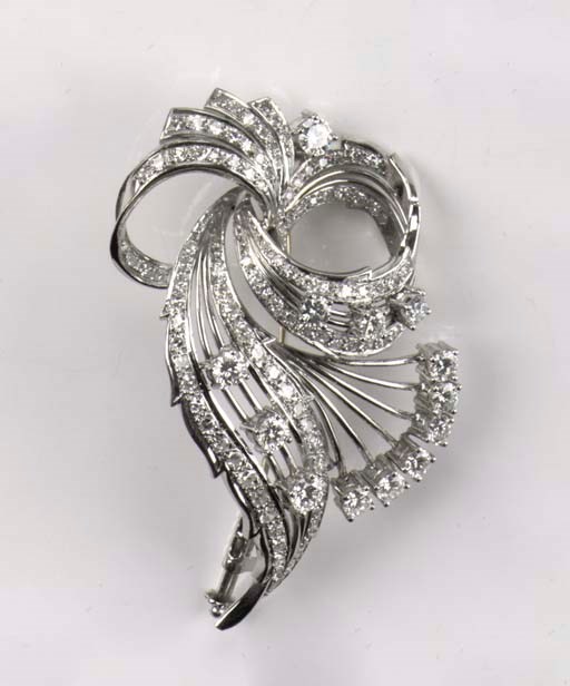 A DIAMOND BROOCH