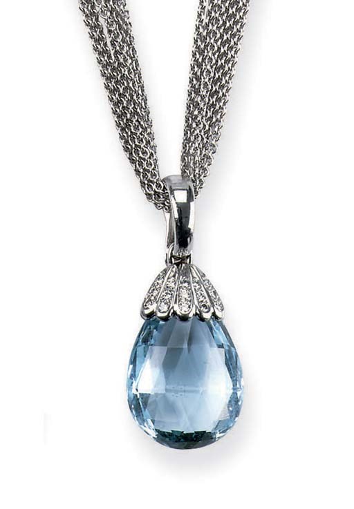 AN AQUAMARINE AND DIAMOND PENDANT