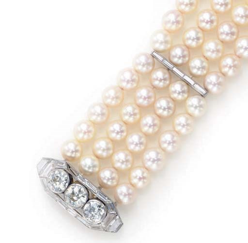 A CULTURED PEARL, DIAMOND AND WHITE GOLD BRACELET