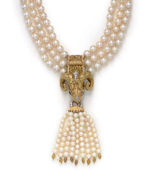 A CULTURED PEARL, DIAMOND AND GOLD "RAMS HEAD" NECKLACE
