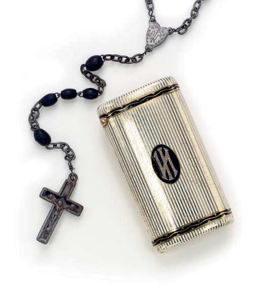 AN ART DECO DIAMOND, ENAMEL AND GOLD CASE AND WOODEN ROSARY