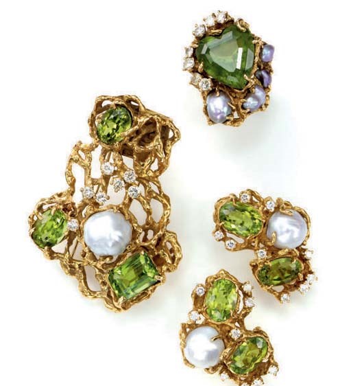 A SET OF PERIDOT, CULTURED PEARL, DIAMOND AND 18K GOLD JEWELRY, BY ARTHUR KING