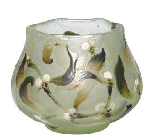 A FRENCH CAMEO AND ETCHED GLASS VASE,