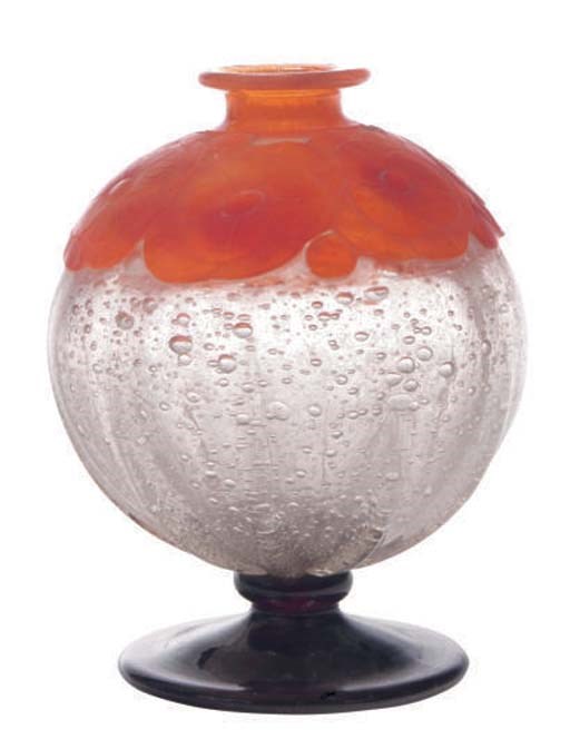 A FRENCH WHEEL-CARVED CAMEO GLASS VASE,