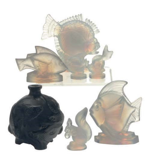 A GROUP OF EIGHT FRENCH GLASS MODELS OF ANIMALS,