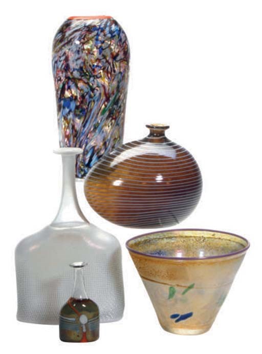 A GROUP OF FIVE SWEDISH GLASS VESSELS,