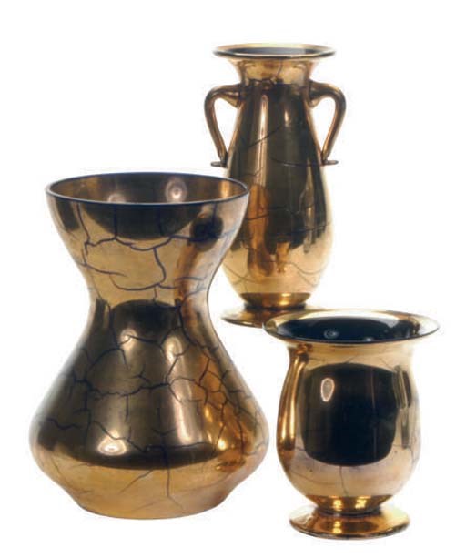 A GROUP OF SEVEN CONTINENTAL GLASS VASES,