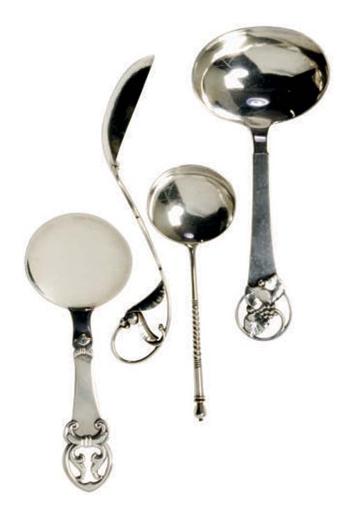 A GROUP OF CONTINENTAL SILVER SERVING SPOONS AND TEASPOONS,