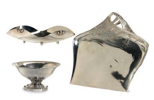 A GROUP OF CONTINENTAL SILVER AND SILVER-PLATED TABLE ARTICLES,