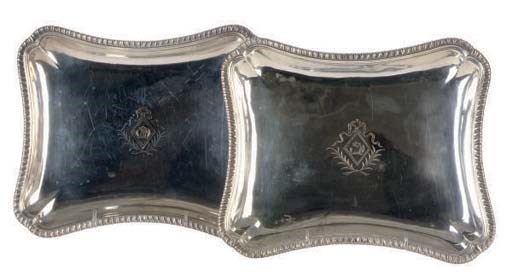 A PAIR OF CUSHION-FORM SILVER SERVING DISHES,