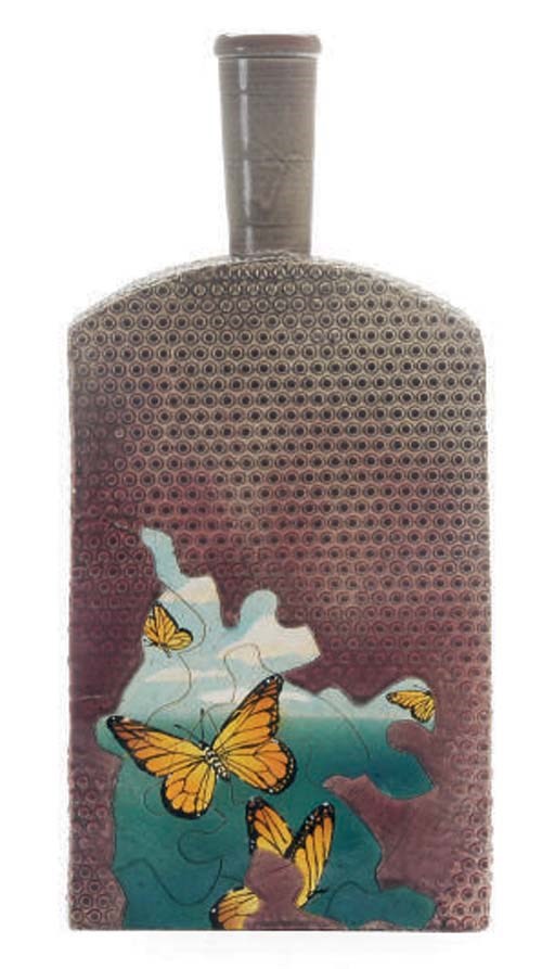 AN AMERICAN GLAZED CERAMIC BOTTLE VASE,