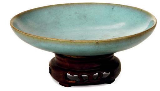 A CHINESE PALE BLUE GLAZED DISH, JUNYAO