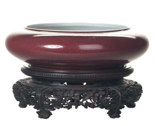 A CHINESE COPPER-RED AND UNDERGLAZE BLUE DECORATED BRUSH WASHER,