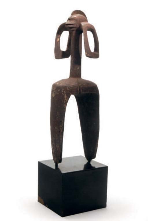 A MUMUYE FIGURAL YOKE,