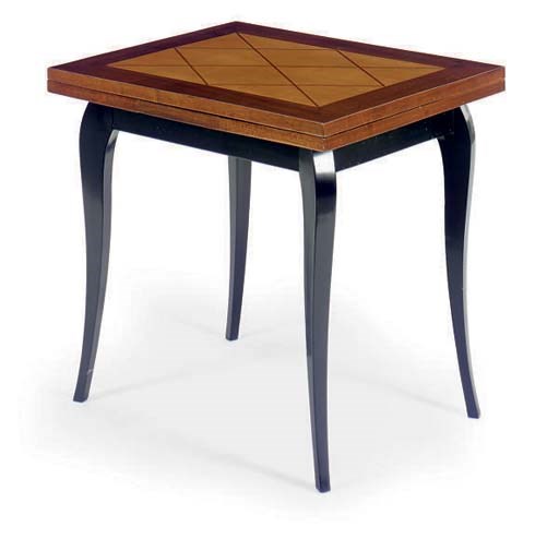 AN ART DECO SATINWOOD INLAID MAHOGANY AND EBONISED DRAW LEAF CENTER TABLE,