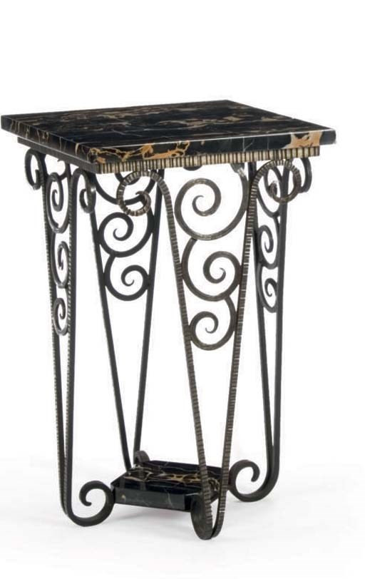 A WROUGHT IRON SIDE TABLE WITH MARBLE TOP AND LOW SHELF,