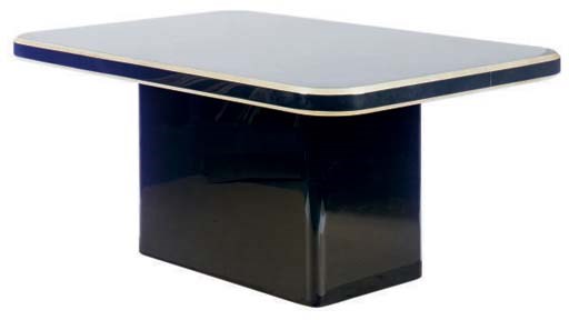 A BLACK LACQUERED AND PARCEL- GILT DECORATED RECTANGULAR DINING TABLE,
