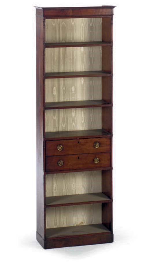 AN ENGLISH MAHOGANY LIBRARY BOOKCASE CABINET,