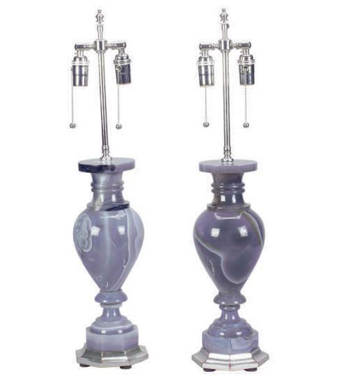 A PAIR OF AGATE BALUSTER FORM TABLE LAMPS,
