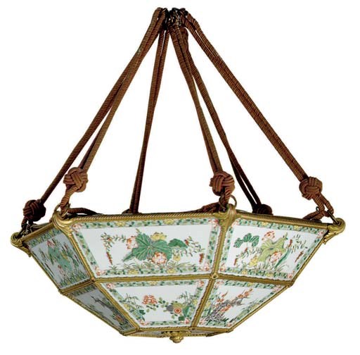 AN ORMOLU-MOUNTED FAMILLE ROSE STYLE PORCELAIN HANGING LANTERN
