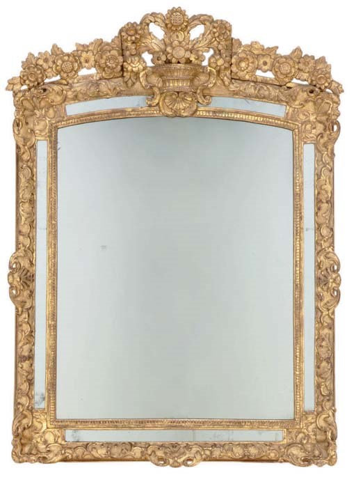 A FRENCH GILTWOOD MIRROR
