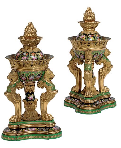 A PAIR OF JACOB PETIT GREEN-GROUND FOOTED POT-POURRI VASES AND COVERS
