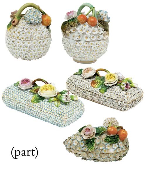 A GROUP OF JACOB PETIT SCHNEEBALLEN ITEMS AND A ROSE-FORM CUP AND COVER