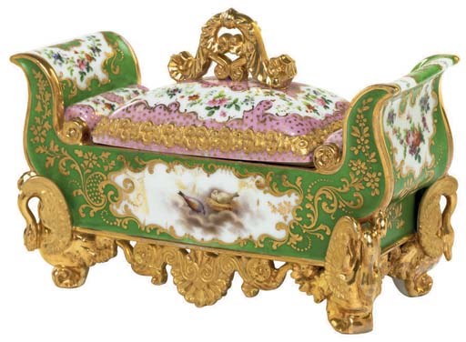 A JACOB PETIT PORCELAIN PINK AND GREEN GROUND ENCRIER AND COVER