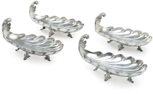 A SET OF FOUR FRENCH SILVER BON BON DISHES