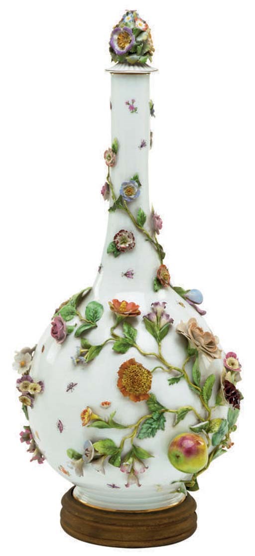 A MEISSEN STYLE PORCELAIN FLOWER-ENCRUSTED VASE
