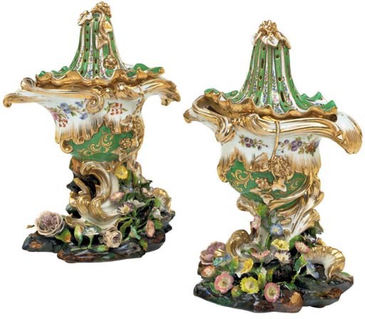 A PAIR OF JACOB PETIT PORCELAIN GREEN-GROUND POTPOURRI VASES AND COVERS