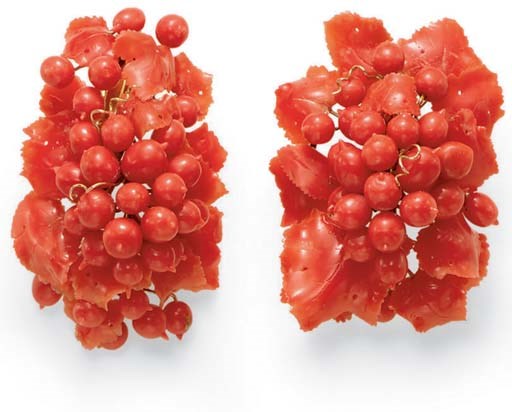 A GROUP OF CORAL AND GOLD JEWELRY