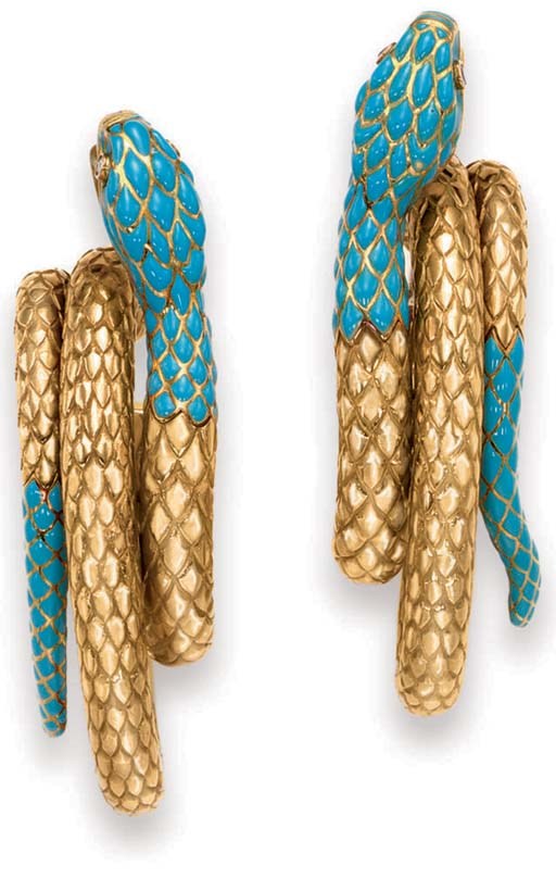 A PAIR OF TURQUOISE, DIAMOND AND GOLD EAR PENDANTS, BY CARTIER